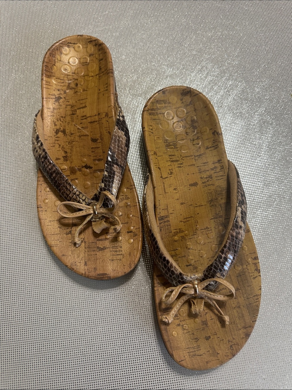 Vionic Women's Brown Cork Flip Flop Sandals with Bow and snake Accent